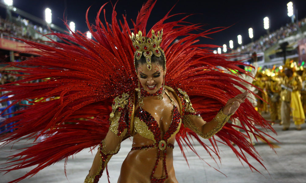 Rainha de bateria deixa a Estácio de Sá