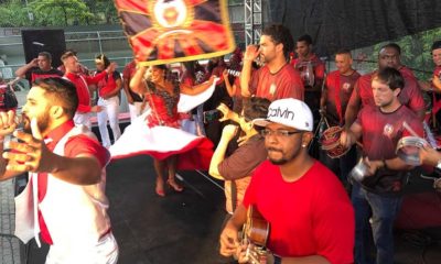 Intérprete da Imperadores Rubro-Negros se emociona por cantar no aniversário do Flamengo