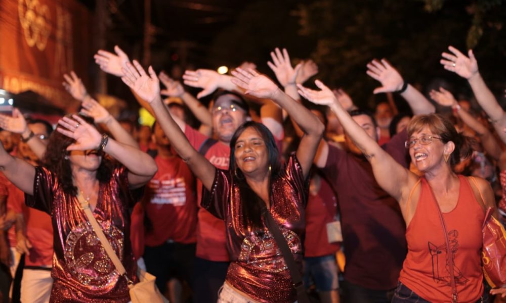 Salgueiro retoma ensaios de rua nesta quinta-feira