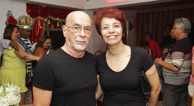 Casal Renato e Márcia Lage assina com a Portela