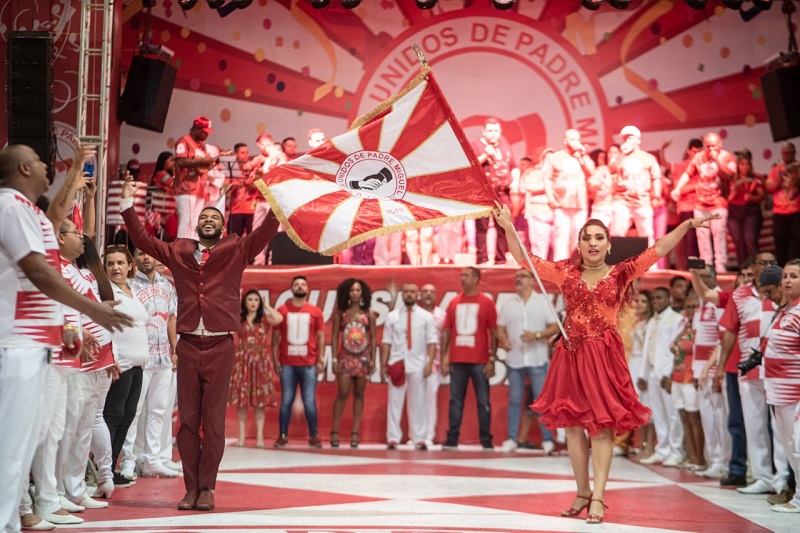 Unidos de Padre Miguel apresentou sambas concorrentes em feijoada