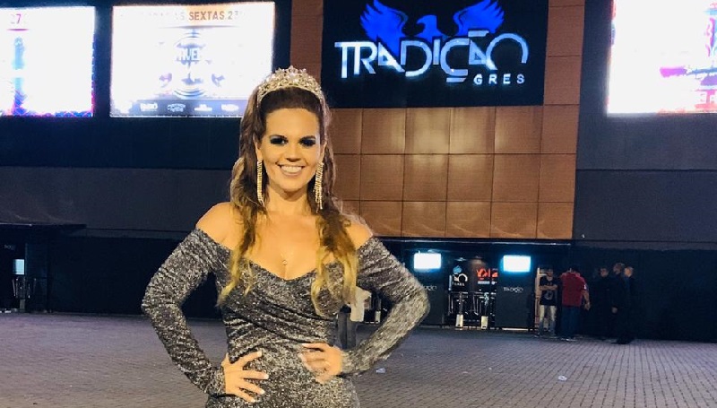 Tradição mantém Dani Moraes como rainha de bateria