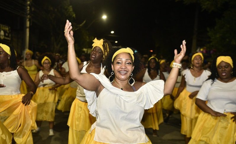 Avenida Amaral Peixoto receberá Viradouro, Cubango e Sossego no domingo