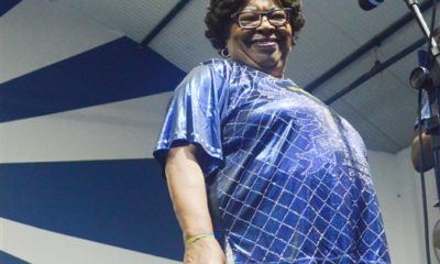 Tia Surica celebra 80 anos em live repleta de atrações