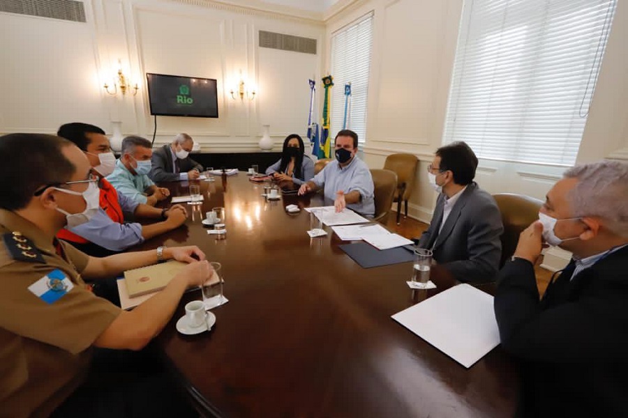 Eduardo Paes promove reunião para desinterditar Cidade do Samba