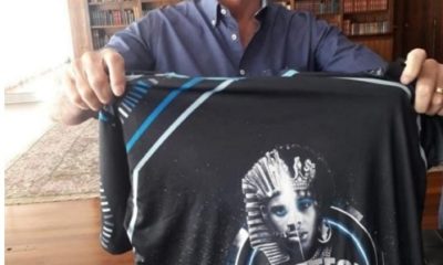 Em nota oficial, Beija-Flor nega ter enviado camisa do enredo para Jair Bolsonaro