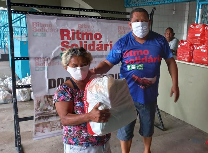 Ritmo Solidário entregou cestas básicas antes do Natal