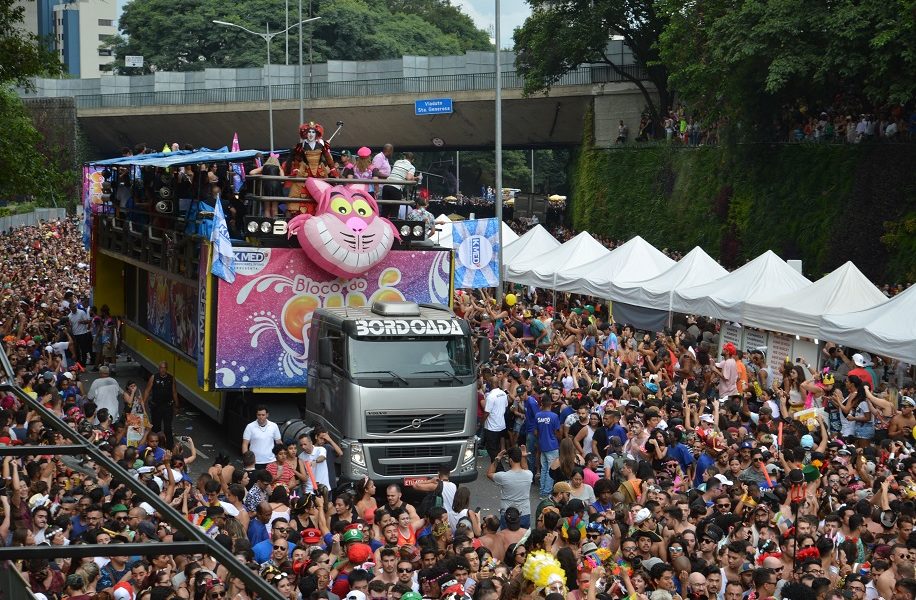 Prefeitura de São Paulo cancela Carnaval de Rua, mas mantém desfiles no Anhembi