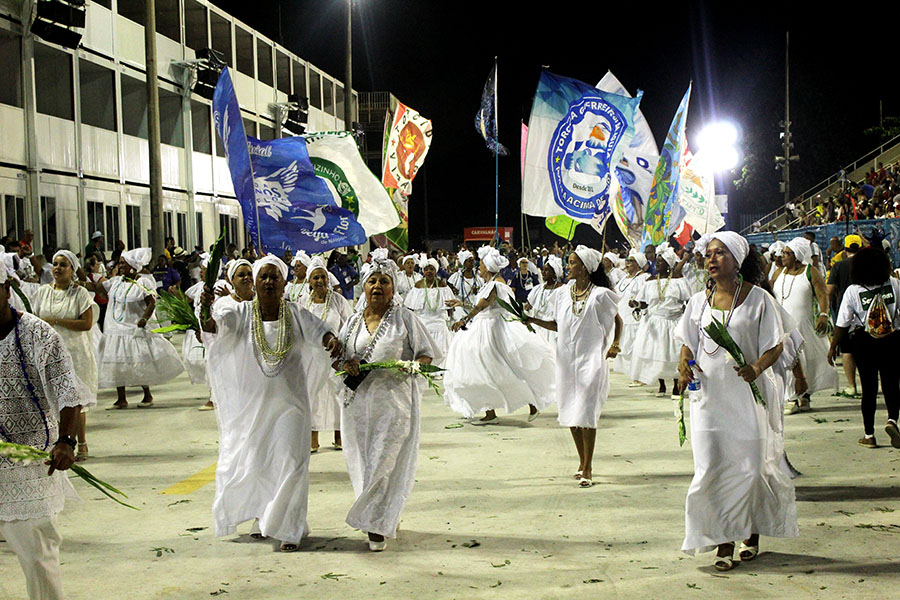 Cerimônia de lavagem da pista da Sapucaí contará com sambistas de todas as escolas