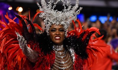 Erika Januza continuará como rainha de bateria da Viradouro