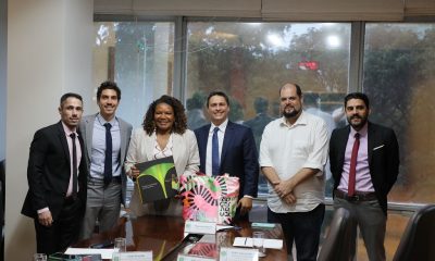 Ministra da Cultura recebe representantes do Rio Carnaval