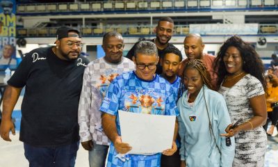 Beija-Flor apresenta figurinos aos segmentos da escola